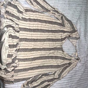 I'm selling a very cute black and cream dress from Altered state.